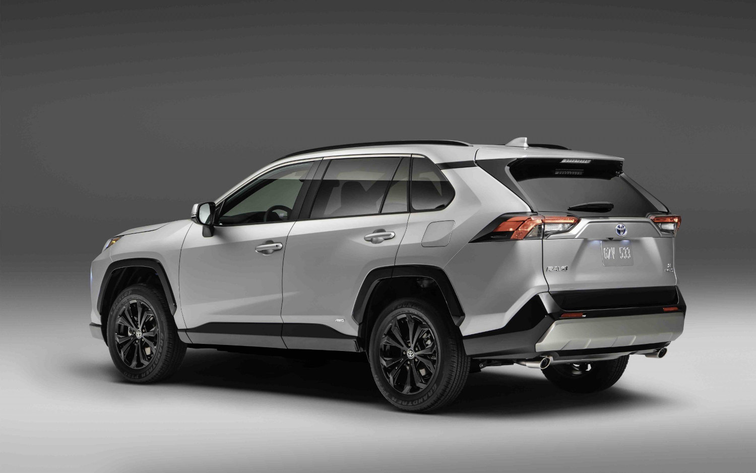 Comparison Toyota RAV4 TRD OffRoad 2020 vs Toyota RAV4 SE Hybrid
